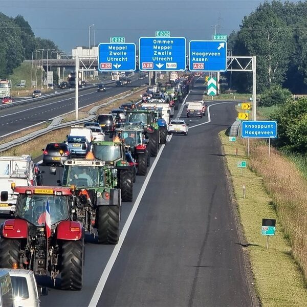 Veel files door boerenprotesten, advies om snelwegen Midden-Nederland te mijden
