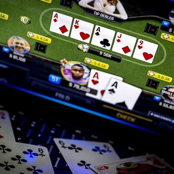 Nederlanders vergokten in half jaar tijd bijna half miljard euro online