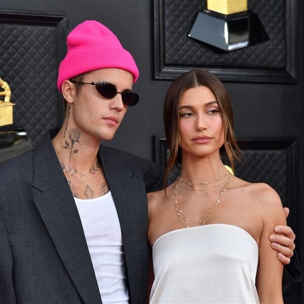 Hailey over Justin Bieber: "Het is een rare situatie, maar het komt goed met hem"