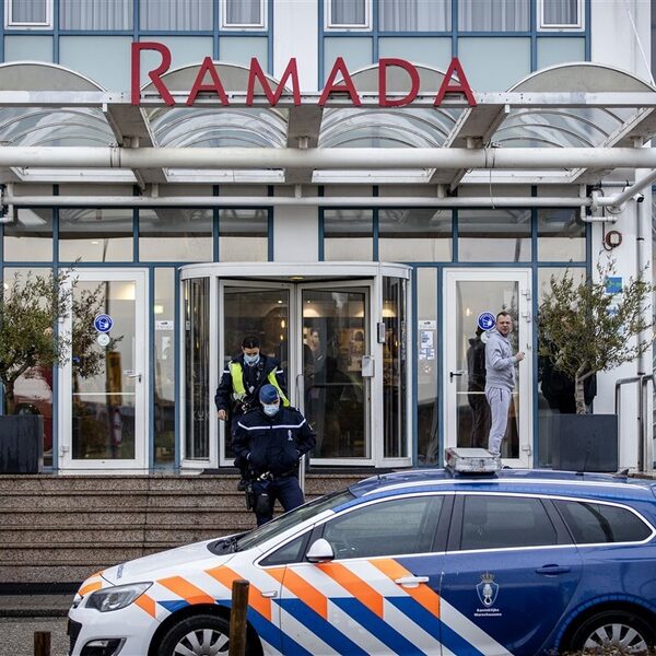 Koppel aangehouden op Schiphol na ontsnapping uit quarantainehotel