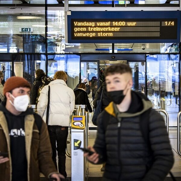 'Kabinet wil 23 maart laatste coronaregels opheffen'