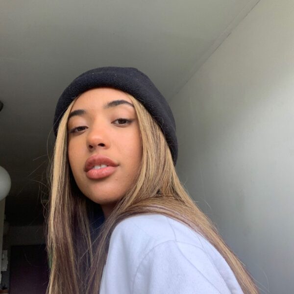 Lauryn (23): "Op school dachten ze dat m'n heftige menstruatiepijn een smoesje was"