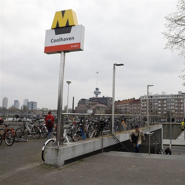 Man doodgeschoten bij Rotterdams metrostation