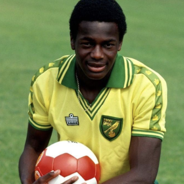 Homoseksualiteit in de voetbalwereld: "Als je het kan verbergen, doe je dat gewoon"