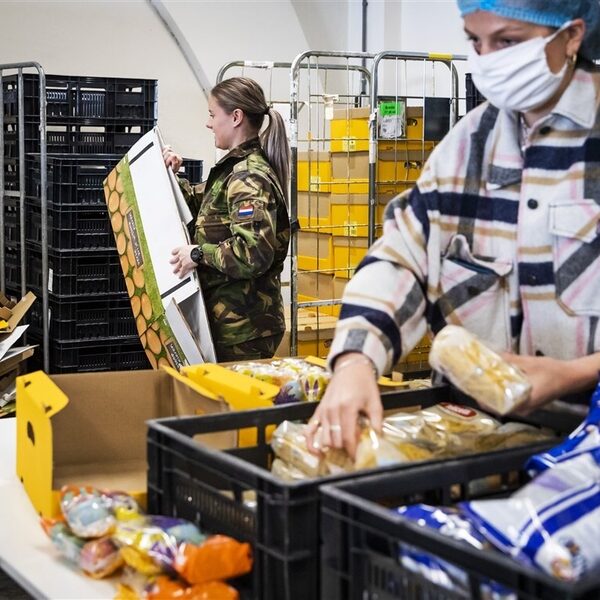 Omgekeerde supermarkt geopend: boodschappen brengen voor de Voedselbank