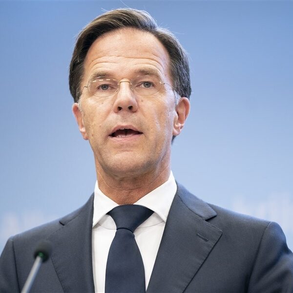 Rutte bevestigt: 'coronatoegangsbewijs voor horeca en evenementen'