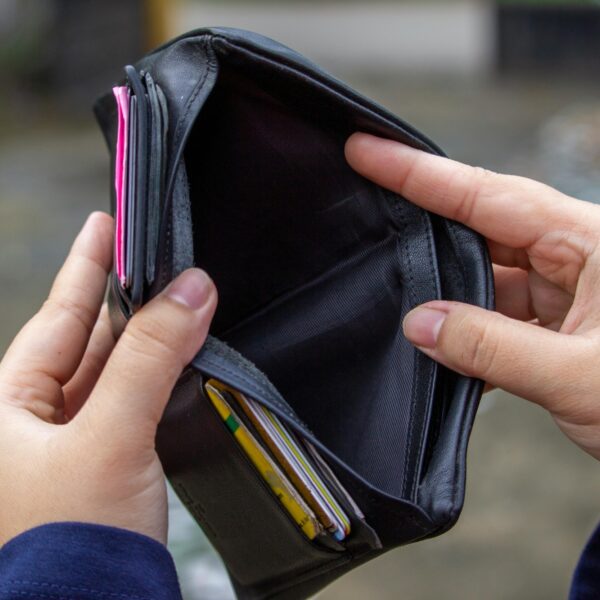 Hoge huur, brandstofprijzen en dure boodschappen: waarom is alles zo duur?