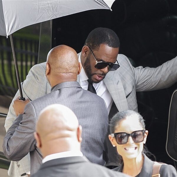 Getuige R. Kelly-proces: 'Hij besmette me expres met een soa'