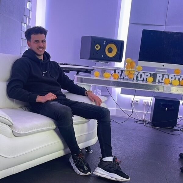 Shayan (23) werd jarenlang gepest: "Het kan heel veel schade aanrichten"