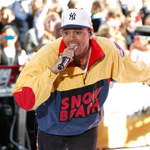 Chris Brown kondigt 'Breezy's Cosmic Crunch' ontbijtgranen aan