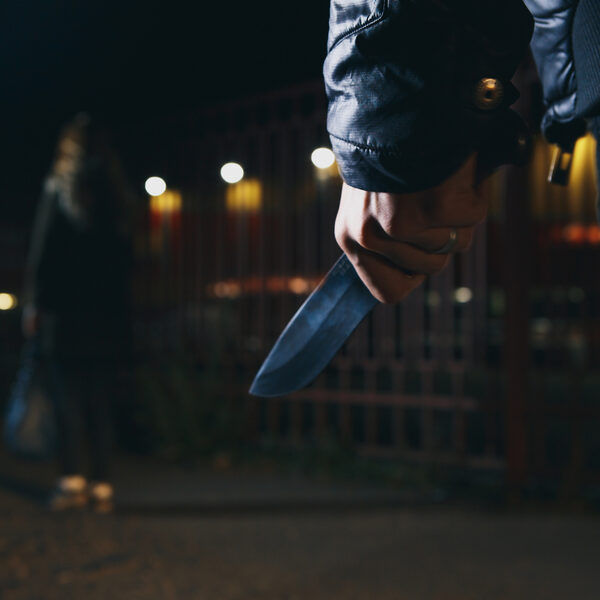 Jongeren kunnen anoniem wapens inleveren: 'Drop je knife en doe wat met je life'