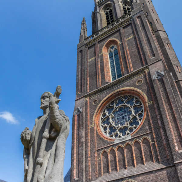 Overleden man gevonden op dak van kerk in Leeuwarden