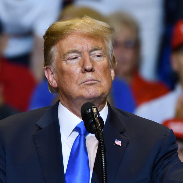 Trump voor altijd geband van Twitter