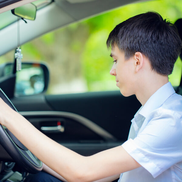 Jongen (12) haalt dronken vader op met de auto