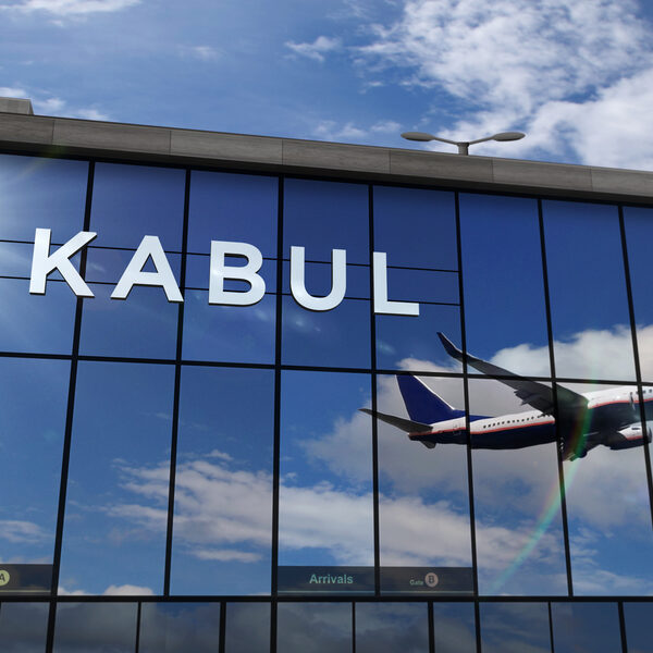 Afghaanse vrouwen mogen niet meer vliegen zonder mannelijk familielid