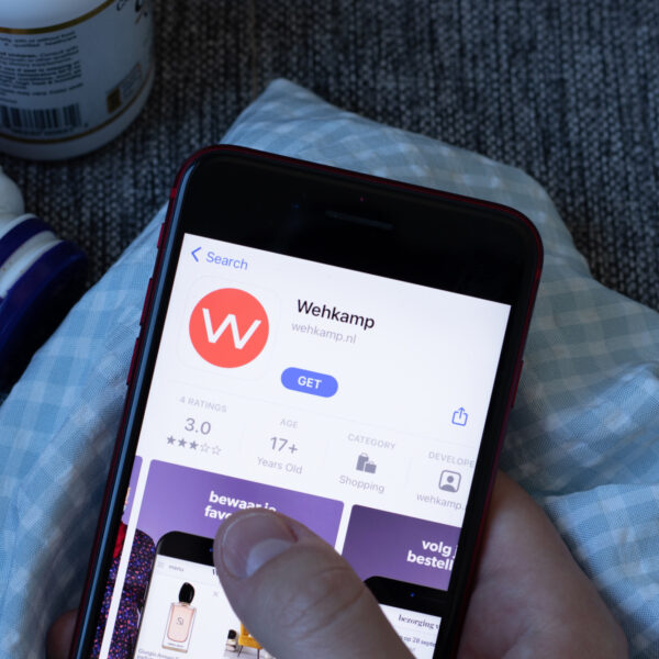 Wehkamp betaalt vrouw 1000 euro minder, maakt zich schuldig aan discriminatie