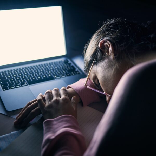 Studenten kampen met psychische klachten en hoge prestatiedruk: ''misvatting dat jongeren verwend zijn''