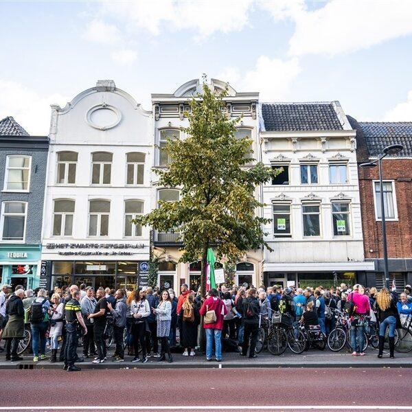 Utrechts restaurant 'symbolisch' open na sluiting door gemeente