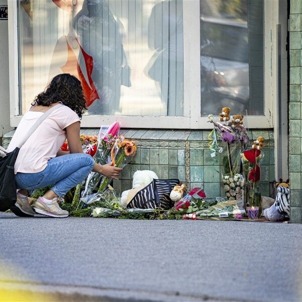 Verdachte (22) doodgestoken baby Rotterdam is vader van kindje