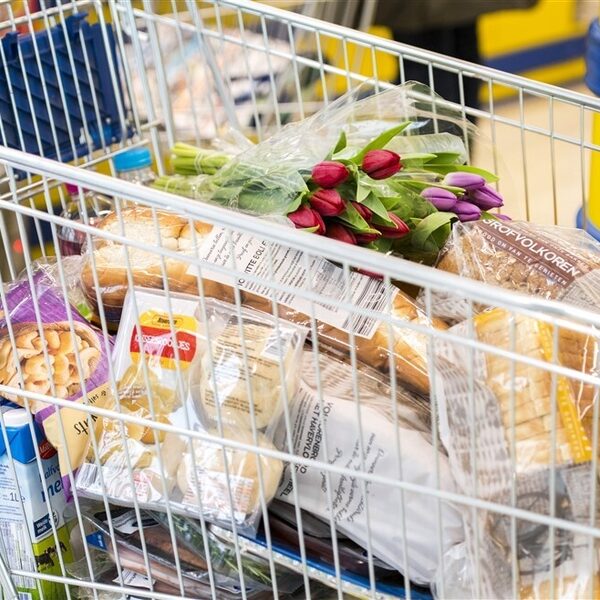 Vrouw in bijstand die boodschappen kreeg moet deel van boete betalen