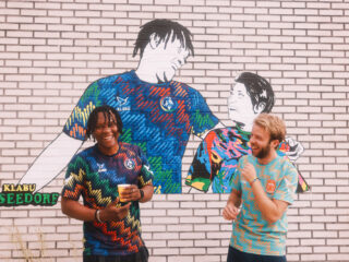 Jan creëert met KLABU sportactiviteiten voor vluchtelingenkampen en werkt samen met Filling Pieces