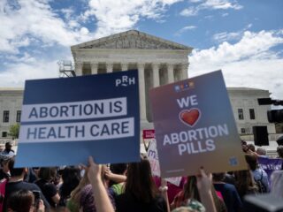 Goed nieuws: veelgebruikte abortuspil blijft beschikbaar in de VS