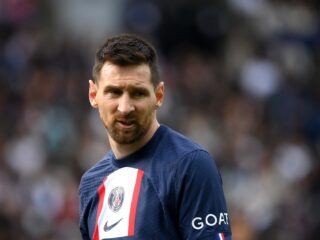 Lionel Messi traint weer bij PSG na schorsing van twee weken