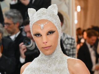 Doja Cat over bijzondere kattenoutfit bij Met Gala: "Je moet jezelf niet zo serieus nemen"