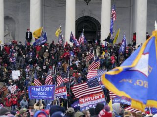 Man krijgt 14 jaar cel voor rol bij Capitoolbestorming; hoogste straf tot nu toe