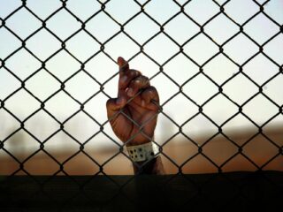 Vierhonderd vrouwen in een Iraakse gevangenis zijn uit protest in hongerstaking