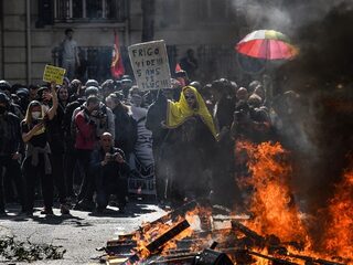 1 mei-demonstraties in Parijs en Istanbul uit de hand gelopen