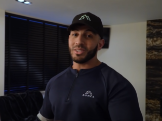 Waarom wordt alleen Mo Bicep op vingers getikt vanwege nepvolgers?