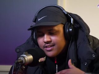 Dikke komt met zware bars tijdens sessie bij Yous!