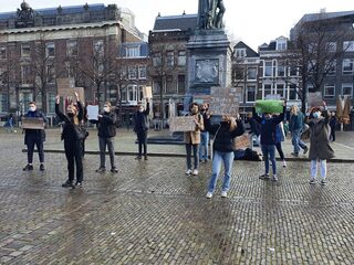 Scholieren voeren actie voor heropening scholen voorgezet onderwijs