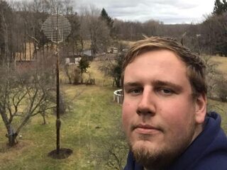 Man (28) om het leven door explosie van eigen gender reveal-toestel