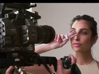 Anna Nooshin lanceert eigen cosmeticalijn: Noosh