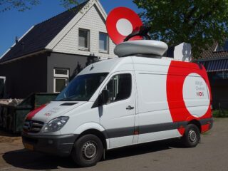 NOS verwijdert logo's van busjes na bedreigingen