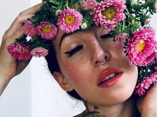 Esluna Love maakt ethische porno: "Het is niet alleen maar romantisch"