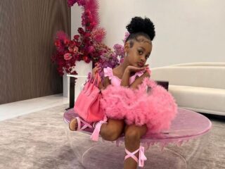 Cardi B en Offset geven 5-jarige dochter Birkin bag van 20.000 dollar cadeau