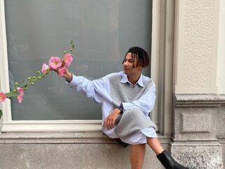 Jacin Trill reageert op haatreacties outfit: "Ik draag wat ik leuk vind"