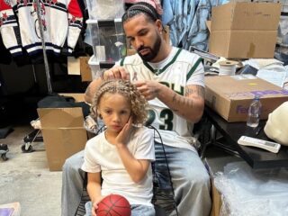 Cover nieuw album Drake 'For All The Dogs' gemaakt door 5-jarige zoontje Adonis