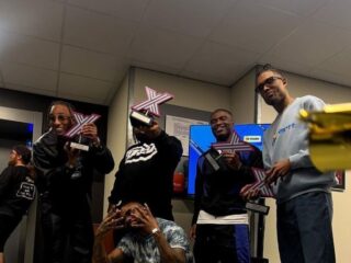 Giant, Tyson en Broederliefde de DiXte met 'Ah Txe Txe'