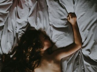 Jongens beleven meer plezier tijdens seks dan meiden, komen ook vaker klaar