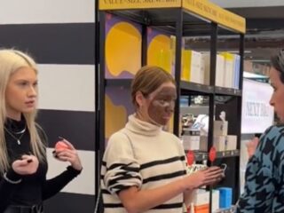 Make-up gigant Sephora onder vuur nadat tieners blackface en apengeluiden maken