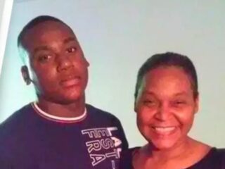 Jaylen (25) ziet moeder aan voor inbreker en schiet haar dood: "Kan niet stoppen met huilen"