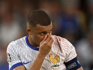 Mbappé mist waarschijnlijk duel met Nederland en grapt: "Iemand suggesties?"