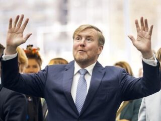 Koning Willem-Alexander roast Rotjoch: "Je arm is te kort"