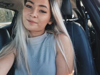 Bambi (23) woont uit nood in haar auto: "Ik douch in de sportschool"