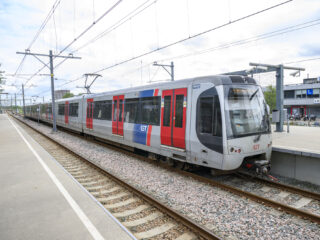 Twee meisjes (12 en 14) aangehouden voor mishandeling in Rotterdamse metro