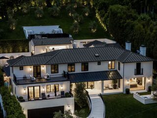 Dit is het nieuwe huis van Rihanna in Beverly Hills